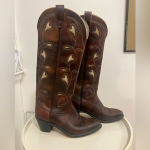 💞1970s vintage Wrangler cowboy boots with inlay hearts 💞